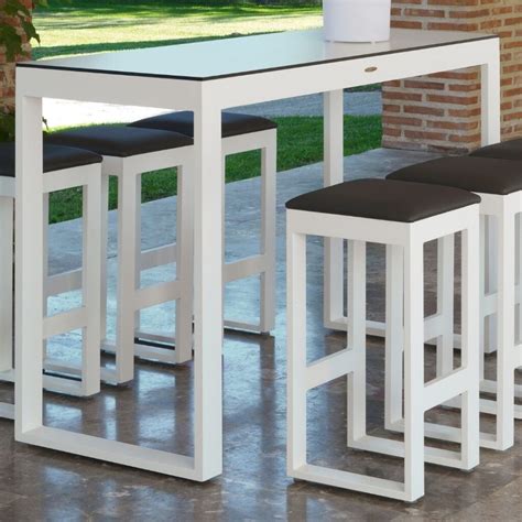 MESA ALTA DE JARDIN Y TABURETES DE JARDIN