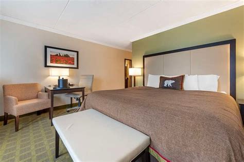 BEST WESTERN PLUS WHITE BEAR COUNTRY INN (White Bear Lake) - Hotel ...