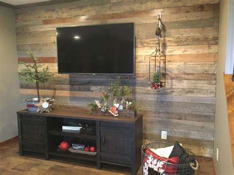 Barn wood accent TV wall | Barn wood, Tv wall, Interior design