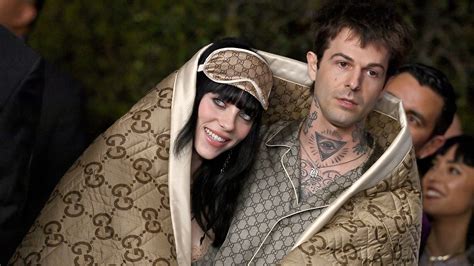 Billie Eilish y Jesse Rutherford hacen su debut como pareja en la ...