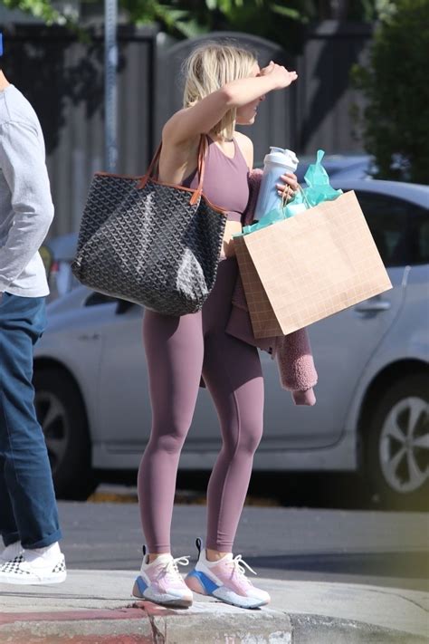 Kristen Bell in Workout Gear 03/29/2019 • CelebMafia