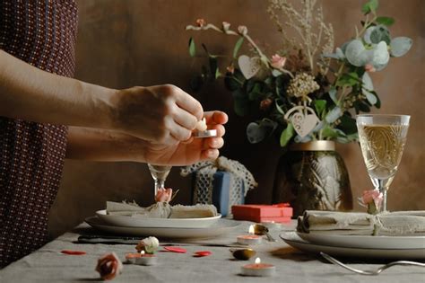 Romantic table decoration | Premium Photo