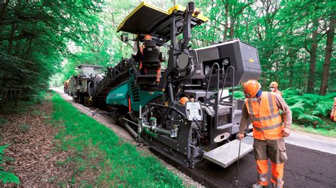 In-place cold recycling near Paris with a W 240 CRi | Magazine ...