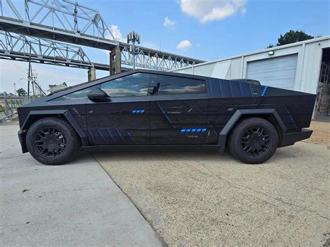 Custom robot / transformer graphics design wrap Cybertruck | Tesla Cybertruck Forum - Cybertruck ...