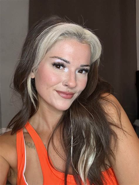 Welcome To SFW Am I Hot! : r/SFWAmIHot