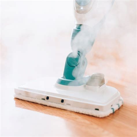 6 Best Steam Mop for Vinyl Floors to Remove Dust & Kill Germs in 2022