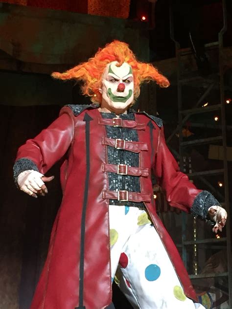 Jack the clown makes a surprise appearance | Halloween horror nights ...