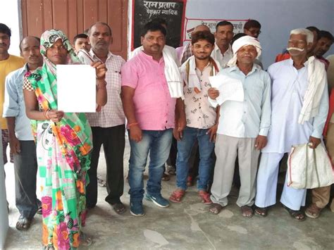 कोटेदार का गरीब राशनकार्ड धारकों को अनोखा फरमान: पहले भूसा लाओ तभी ...