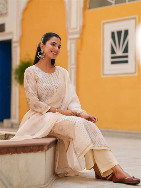 Women Ethnic Motifs Printed Regular Chanderi Cotton Straight Kurta Set ...