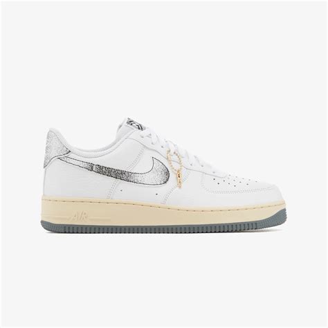 Buy NIKE AIR FORCE 1 '07 LX 'WHITE/SMOKE GREY-BEACH-WHITE' – Superkicks