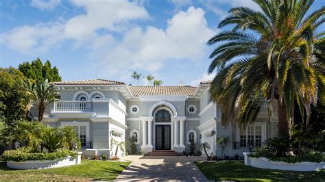 Kevin Hart’s Former Home Is Listed for $3.392 Million | Architectural ...