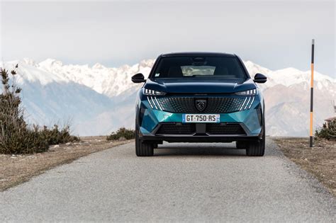Peugeot 3008 Plug-in Hybrid: caratteristiche, design, abitacolo, motore ...