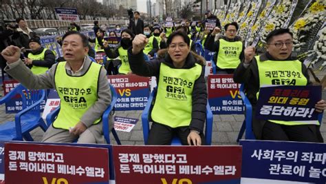 韩国政府采取强硬手段，吁住院医生回归，否则或将被吊销执照 - 星岛环球网