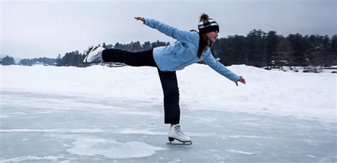 Winter Sports Skateboard 的图像结果