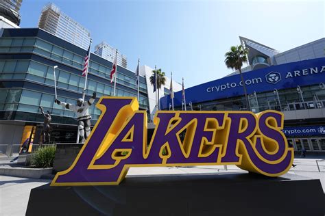 Lakers Trade Idea: How Los Angeles Could Acquire Reliable Backup Center ...