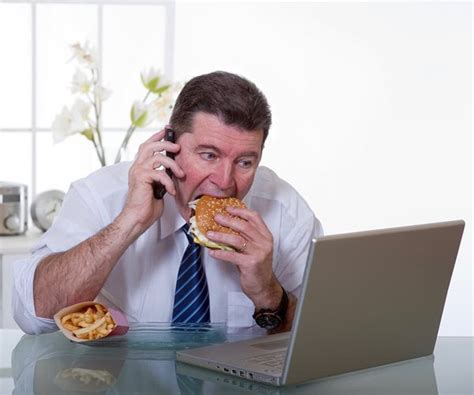 Eating Too Fast Causes Weight Gain | Newsmax.com