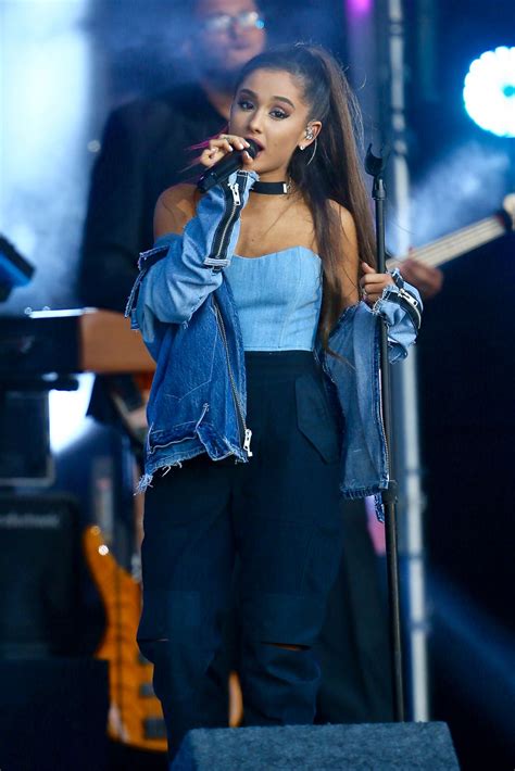 Ariana Grande Performs on 'Jimmy Kimmel Live!' in Los Angeles 5/12/2016 ...