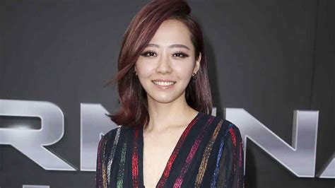 Jane Zhang: కావాలని కోవిడ్ వైరస్ అంటించుకున్న చైనీస్ సింగర్.. కారణం ...