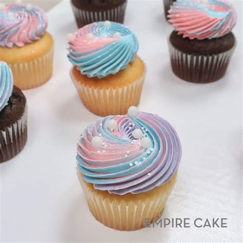 Iridescent Buttercream Tutorial 的图像结果