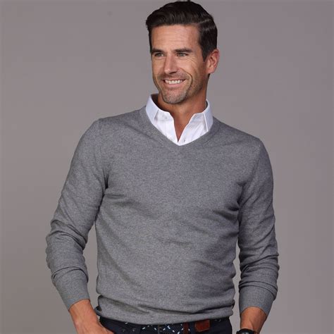 Grey Luxury Touch Cotton and Cashmere V-Neck Sweater – Collars & Co.
