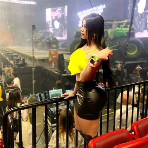 Adal Grimaldo | Hermosa | Instagram