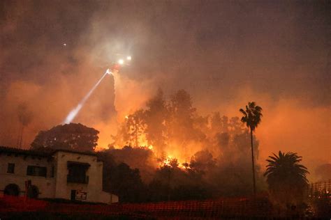 New fire in Hollywood Hills adds to nightmare scenario in Los Angeles ...