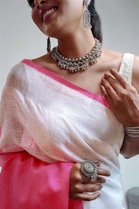 Teejh Laboni White & Pink Linen Saree