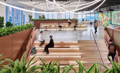 A Look Inside HSBC’s New NYC Office - Officelovin'