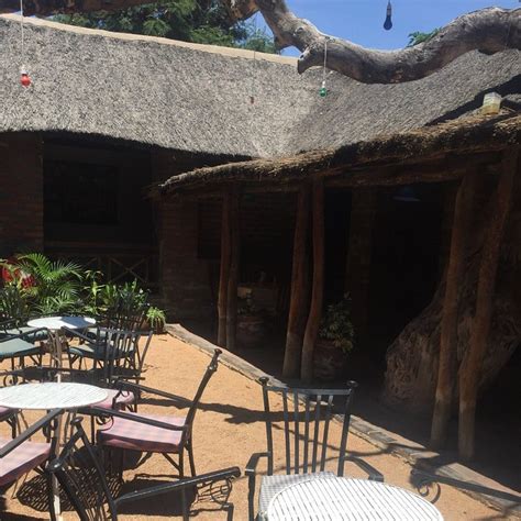 FAIRBAIRN GUEST FARM (Malawi/Cape Maclear) - Farmhouse Reviews & Photos ...