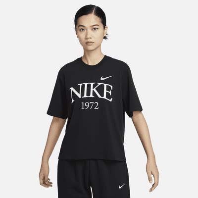 Nike Sportswear Classic Women's T-Shirt. Nike IN