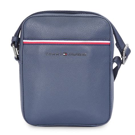 Tommy Hilfiger Wyoming Hard Luggage: The Perfect Travel Bag | Bagline ...