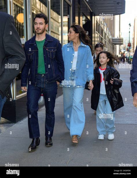 Photo by: XNY/STAR MAX/IPx 2025 3/21/25 Kevin Jonas, Danielle Jonas and Valentina Jonas are seen ...