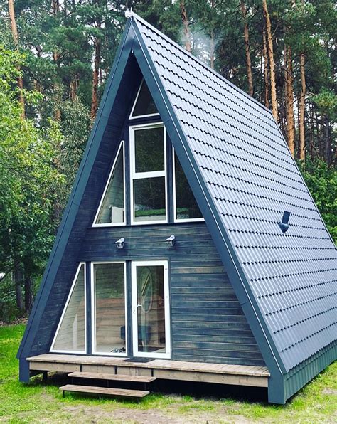 Комплекс Aframe_vlesu_brest: треугольные дома в лесной тиши