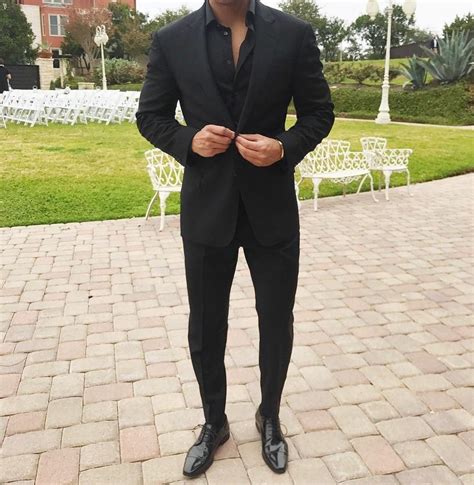 Best Black Suit Men 的图像结果