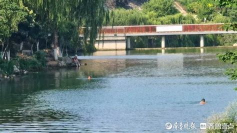 一年十余人溺亡 北京野泳者“明知故犯”有的还带孩子戏水_游泳区