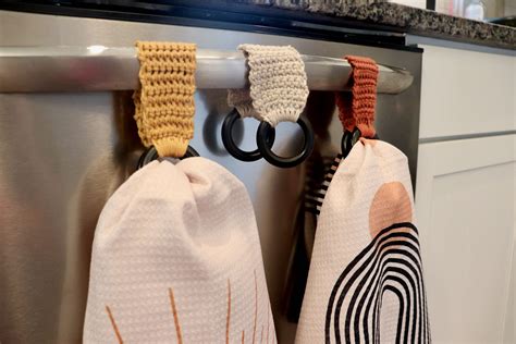 Beginner Towel Topper Crochet Pattern – Cozy Nooks Designs