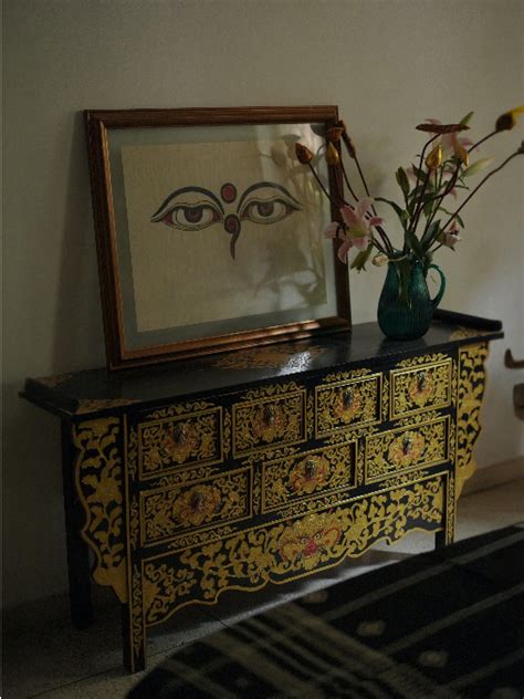 SONAM HANDMADE CONSOLE TABLE - BLACK WITH GOLD PAINTED LOTUS – Junekeri