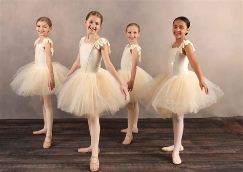 Ruby Red Dance 的图像结果