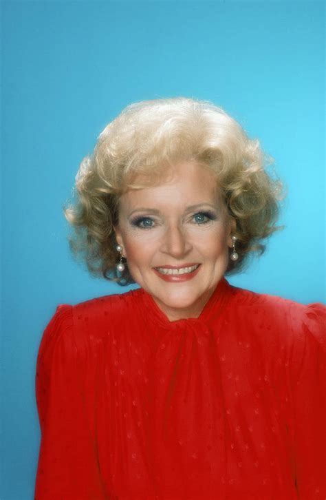 Download A radiant young Betty White in the golden era of television. | Wallpapers.com