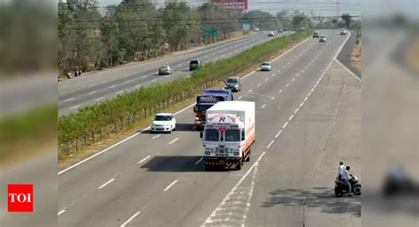 Turf war in govt over highway funds | India News - Times of India
