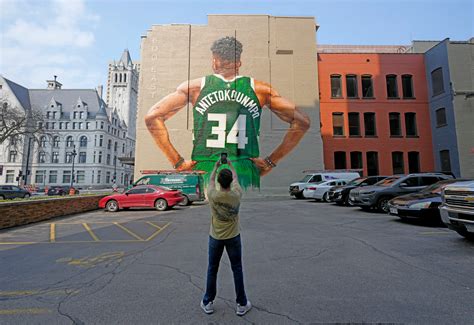 The legacy of George Webb and free burgers in Milwaukee