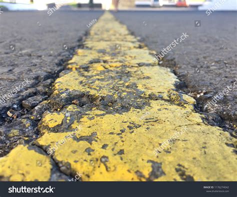 Broken Yellow Line On Road Stock Photo 1176274042 | Shutterstock
