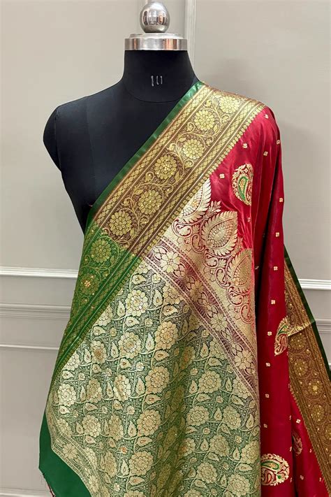 Red and Green Golden Zari Satin Silk Banarasi Saree – Mohsin Textiles