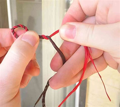 Flemish String Making 的图像结果