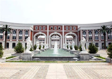 天津“十大贵族学校”到底有多贵？知道学费的我哭了!_位置