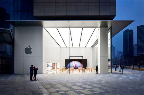 西湖边的Apple最美直营店，iPhone13 取货小体验_哔哩哔哩_bilibili