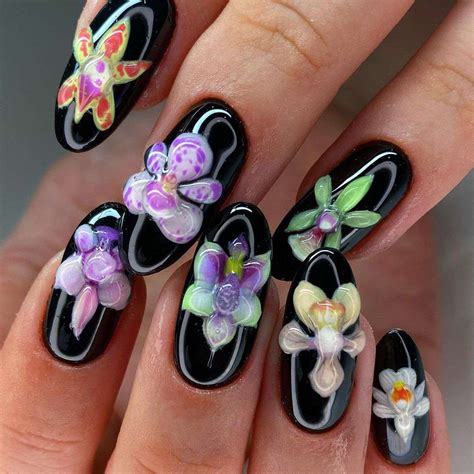 3D Flower Nails Provide a Bouquet at Your Fingertips