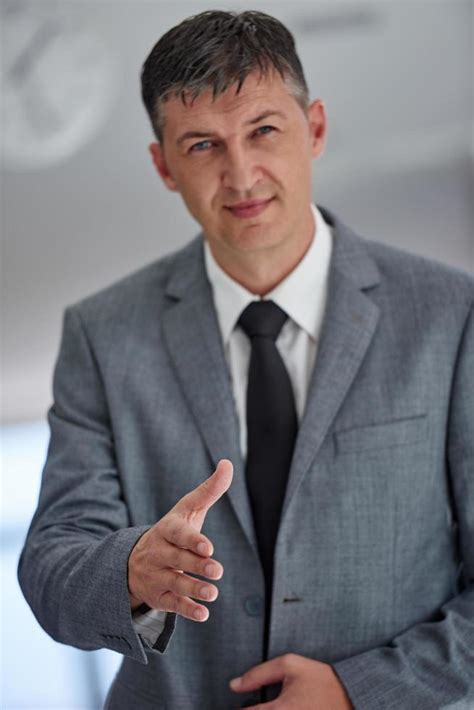 Business Man Portrait 的图像结果