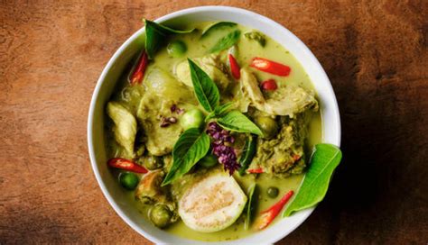 6 Must Try Dishes in Thailand - lifeberrys.com