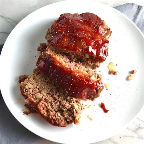 5-Ingredient Easy Meatloaf without breadcrumbs - Talking Meals